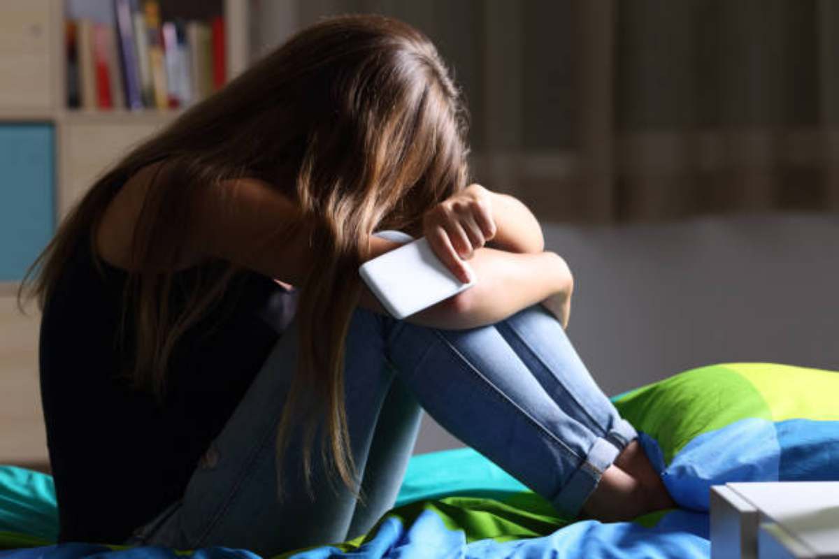 L'OMS chiede l'introduzione di regole nel mondo digitale per la salute mentale dei giovani