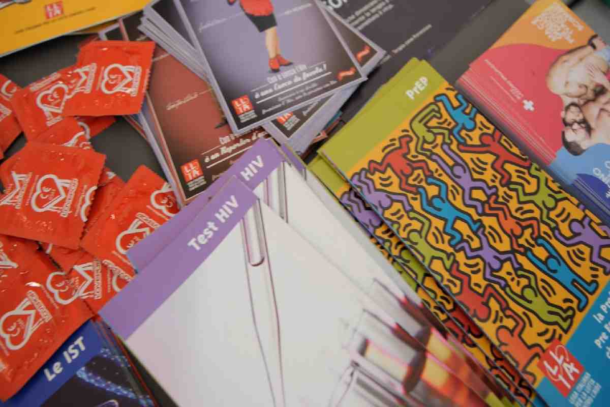 Test HIV, profilattici e opuscoli informativi