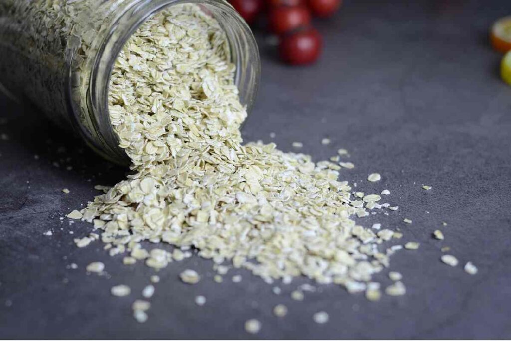 Un barattolo pieno di avena