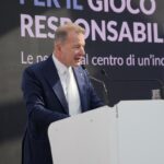 Markus Buechele sul palco per un suo intervento
