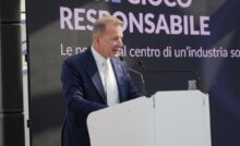 Markus Buechele sul palco per un suo intervento